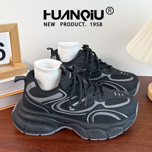 环球超好看百搭厚底黑色老爹鞋