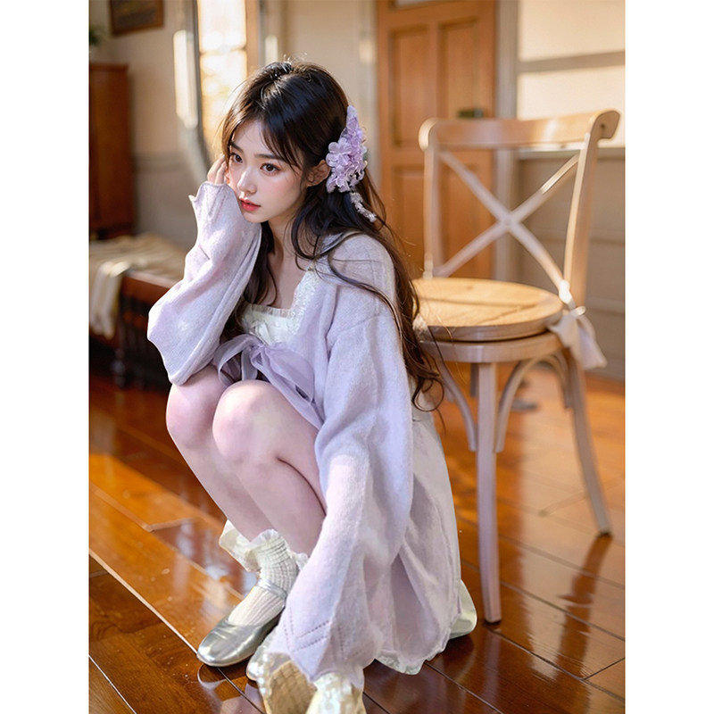春季新款温柔甜美蕾丝拼接针织上衣+收腰显瘦吊带长裙两件套