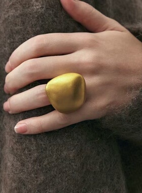 2025新款拉丝轻奢方形戒指女款膝上魅力闪耀时尚夸张新款饰品