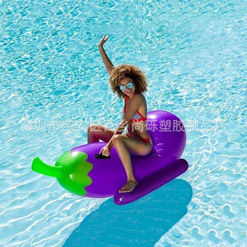 工厂现货批发充气茄子坐骑浮排水泡 PVC吹气茄子浮床水上充气玩具