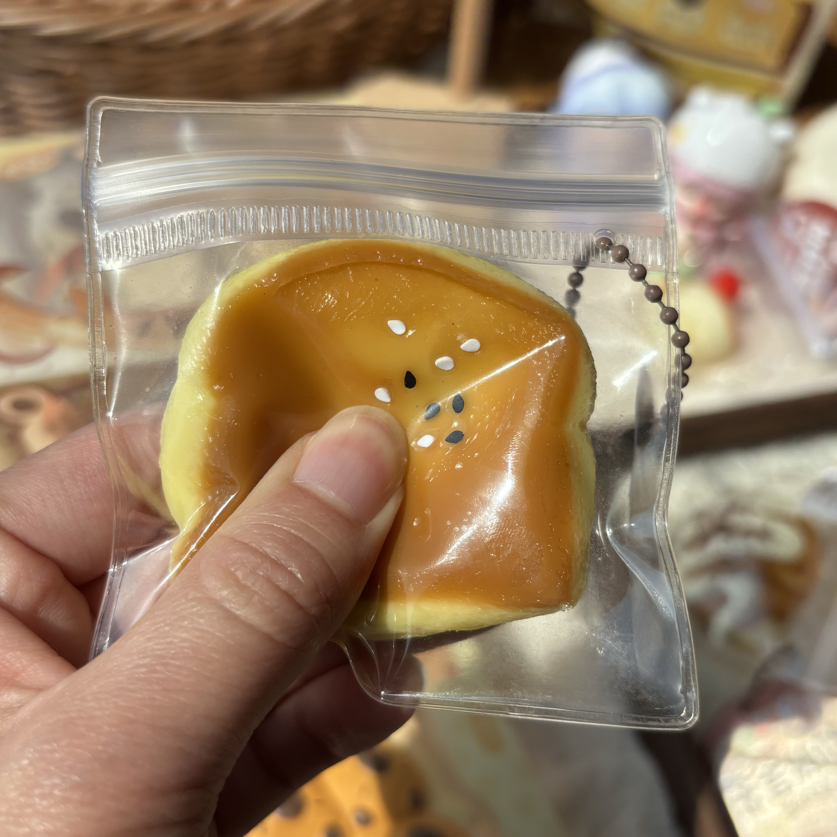 解压玩具捏捏乐吐司片松饼猪仔包squishy食玩挂件仿真面包硅胶