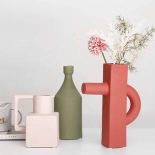 北欧现代莫兰迪色花瓶民宿桌面家居软装饰品创意抽象陶瓷艺术摆件