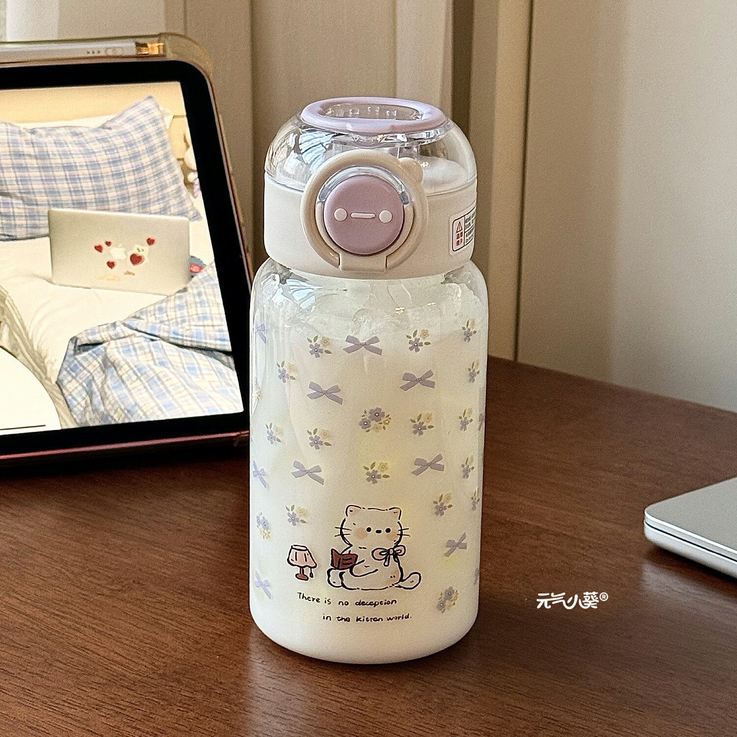 新款紫色碎花猫咪水杯小众学生简约不撞款塑料杯便携大容量吸管杯