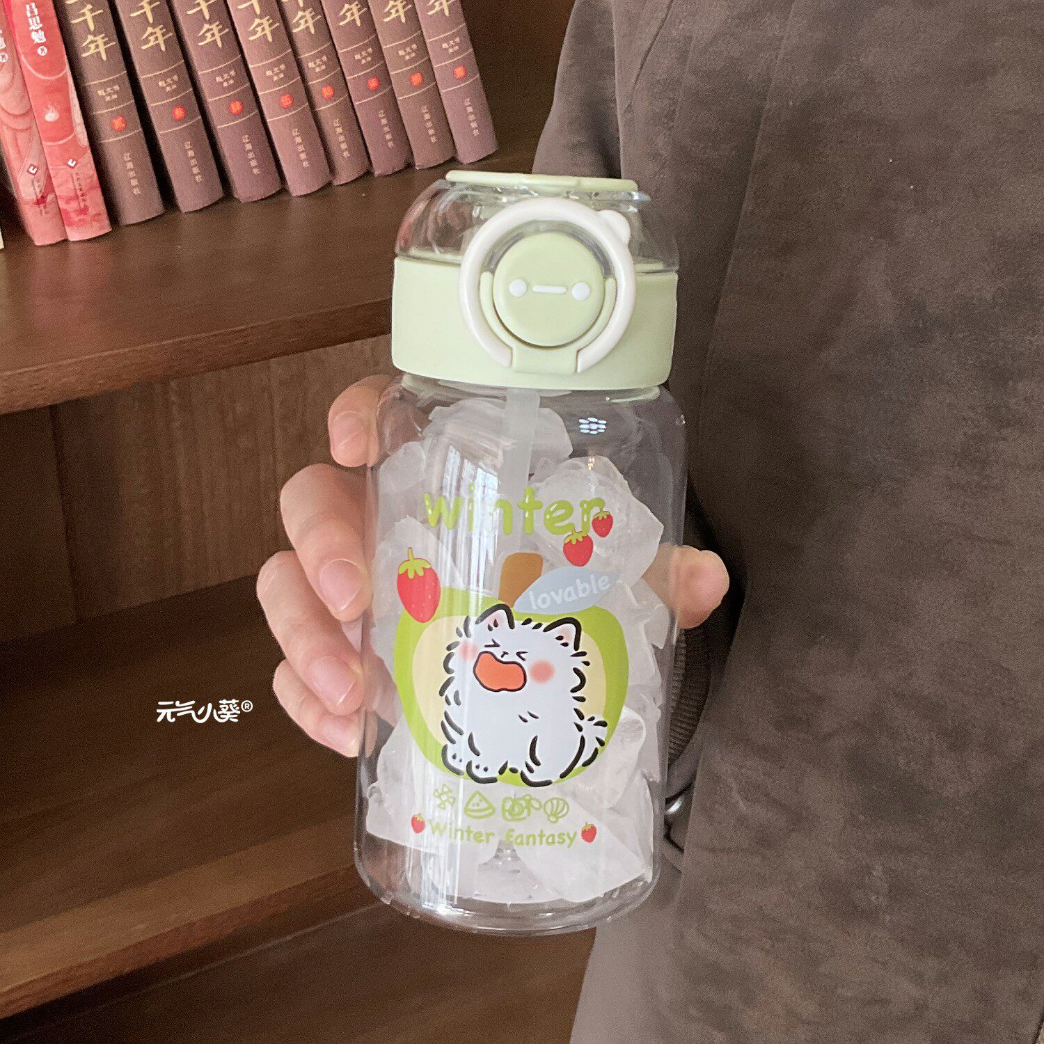 巨好看的水杯新款可爱苹果小狗学生小众简约不撞款便携式大容量