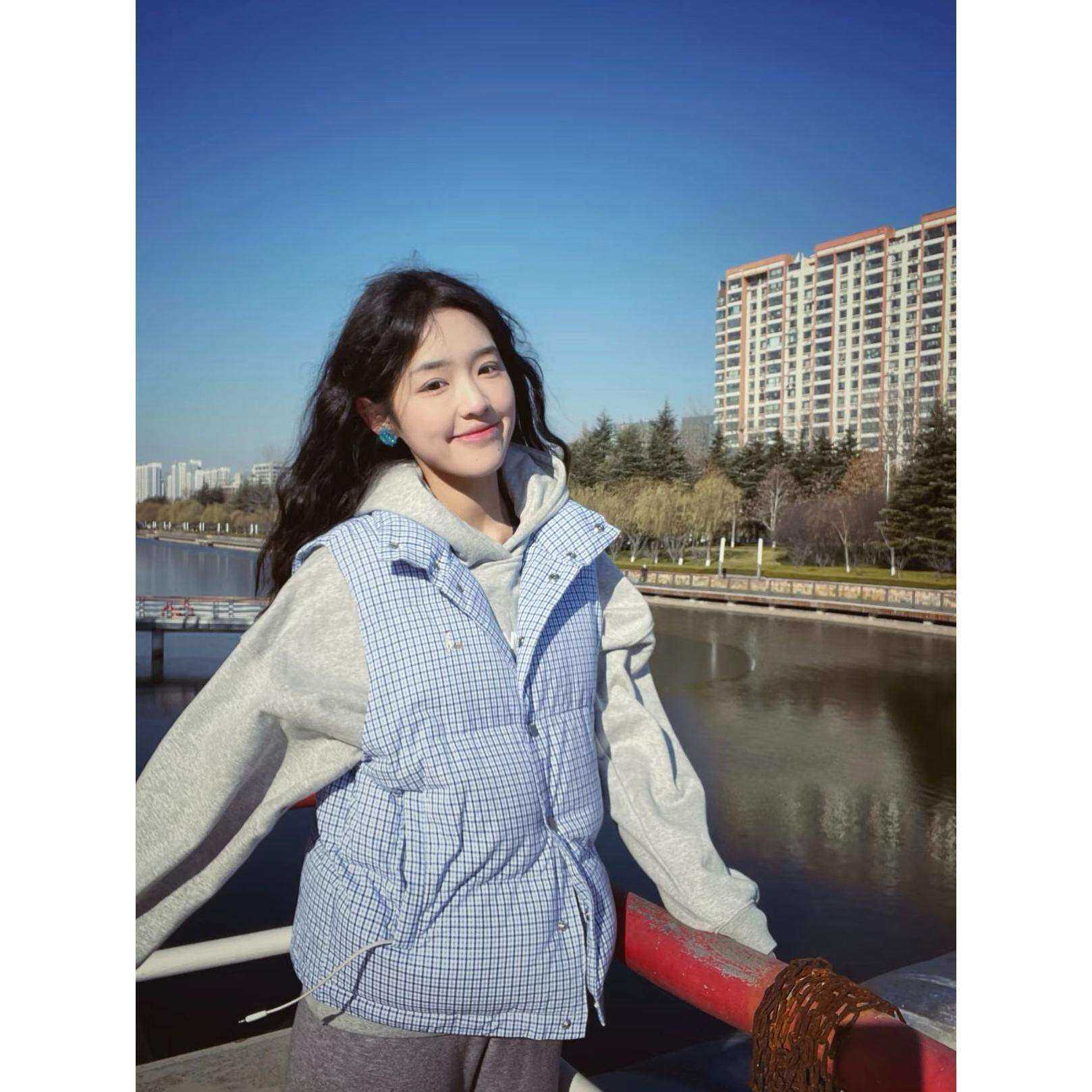 女装格纹刺绣格子棉服马甲保暖无袖背心外套女