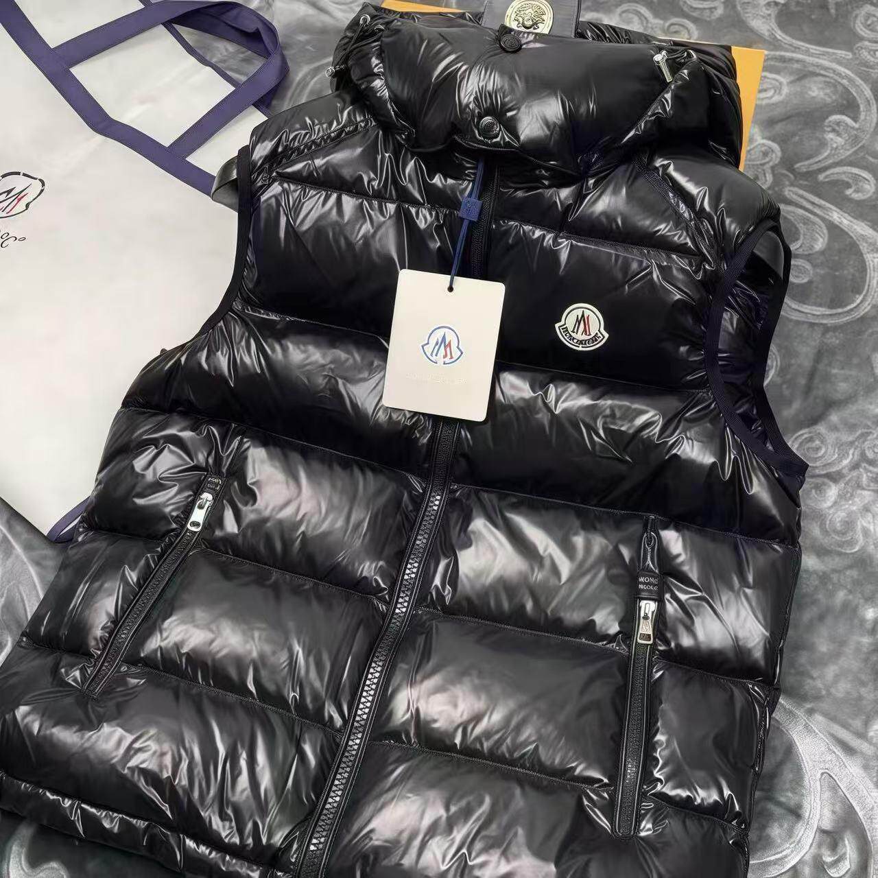 蒙家玛雅亮面羽绒马甲同款情侣男女时尚亮面连帽可拆亮面加厚防寒,男装,羽绒马甲,淘宝优惠券,粉丝福利购,淘宝优惠卷