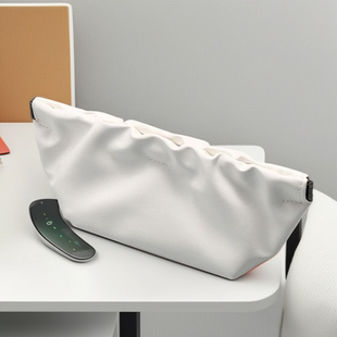 gm云朵包白色皮弹簧云朵包太阳眼镜收纳包化妆品包礼盒包眼镜盒潮