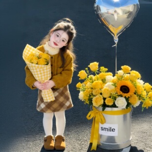 女宝秋冬季加绒加厚小香风毛呢外套套装2025新款儿童洋气格子短裙