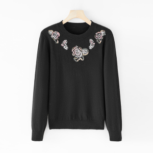 艾薇严选2025秋冬休闲宽松针织衫