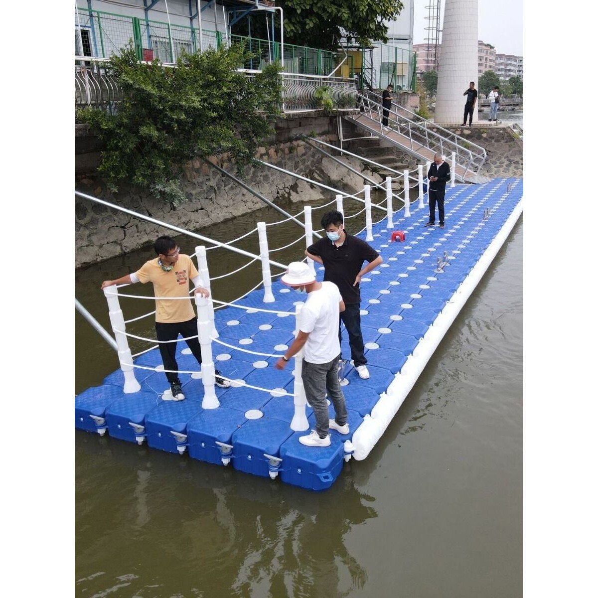 水上塑料浮筒平台浮动码头搭建水上演艺舞台鱼塘网箱养殖浮桥浮箱