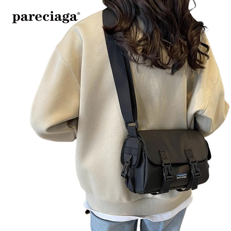 巴塔正品pareciaga斜挎包男生2025款邮差包女百搭运动旅行单肩包