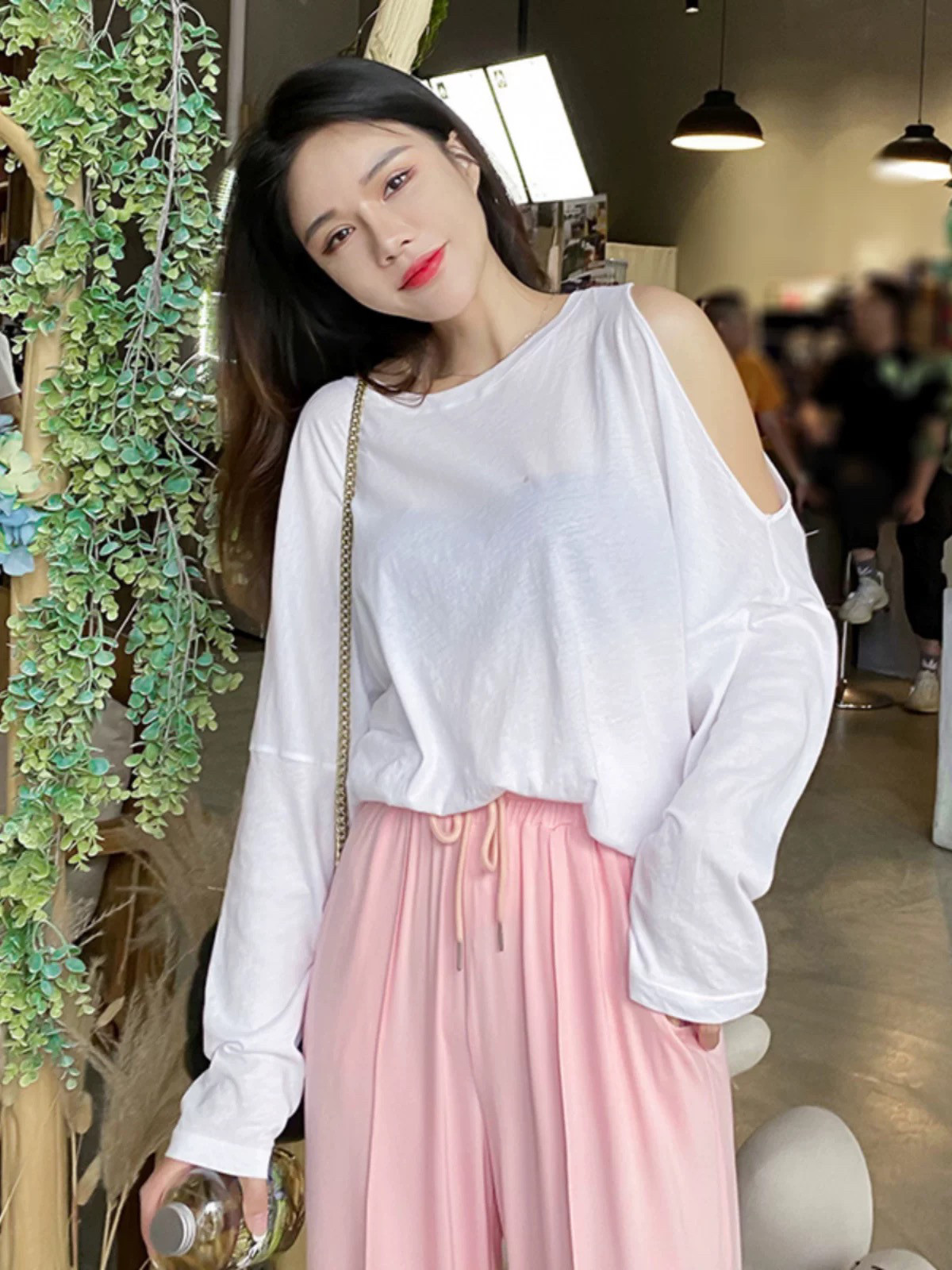 宽松设计感漏肩性感t恤女长袖夏季新款防晒罩衫时尚洋气露肩上衣