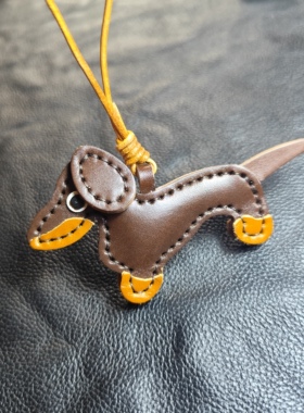 手工皮具挂件真皮包挂件高级感腊肠狗