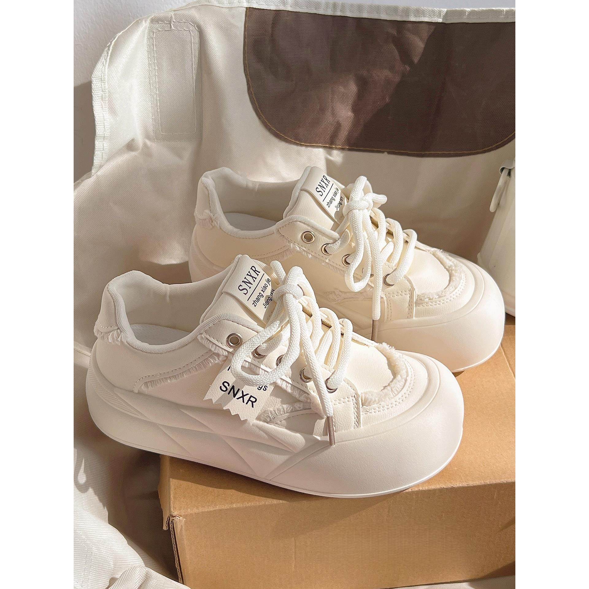 英国下一条路面包鞋女性2025春秋季厚底增高白鞋多功能运动和休闲