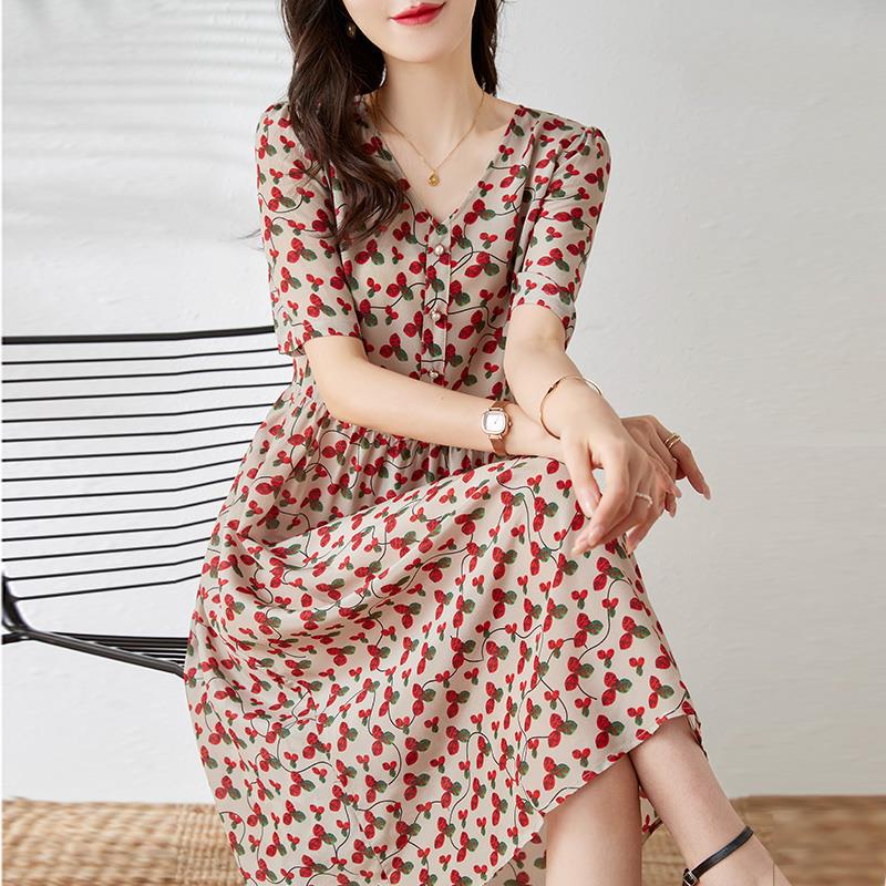 轻奢真丝碎花连衣裙女夏季高级感桑蚕丝短袖气质收腰显瘦印花长裙