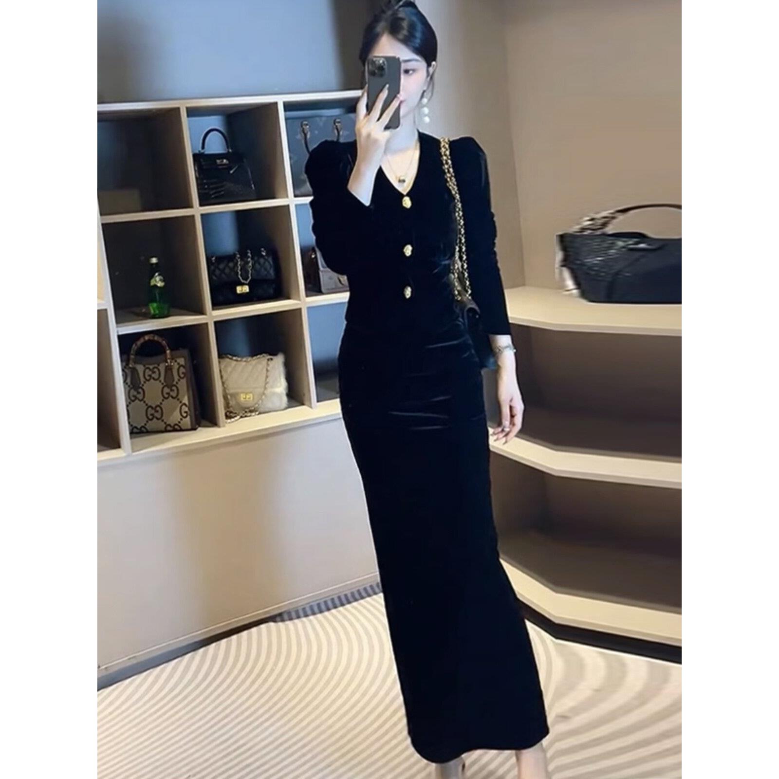 欧货减龄丝绒套装女春秋款网红包臀半身裙+修身显瘦V领上衣两件套