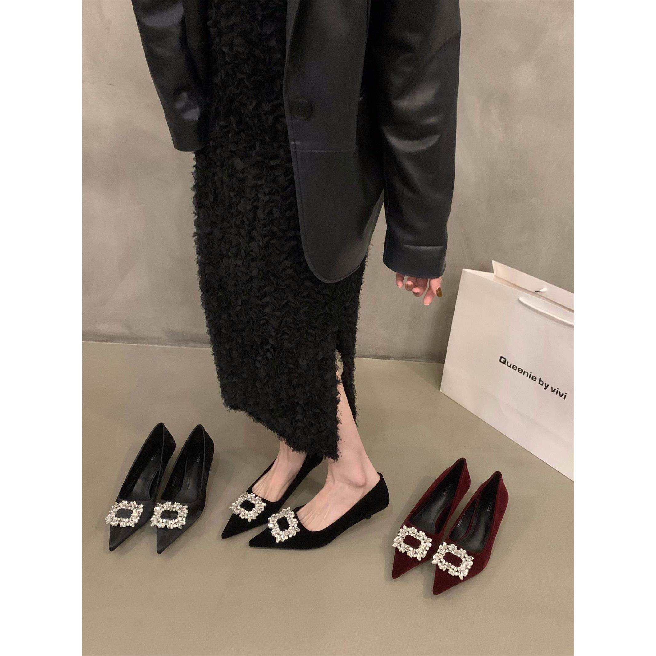 主人自己的新风格~春季和秋季女性真皮法式平底鞋莱茵石黑色尖头