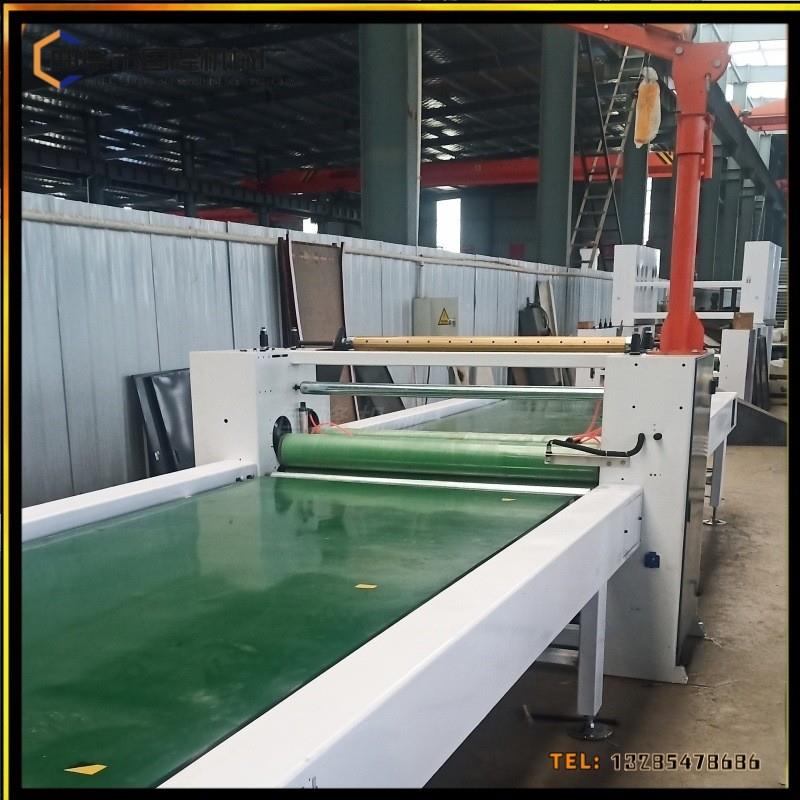 耐候性金属板覆pp膜覆膜机  自动断膜 双辊压合 木饰面板材贴膜机