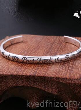 新款瓦岚 UNDERCOVE手R高桥盾字母开镯男女纯伊银口复古手环个性