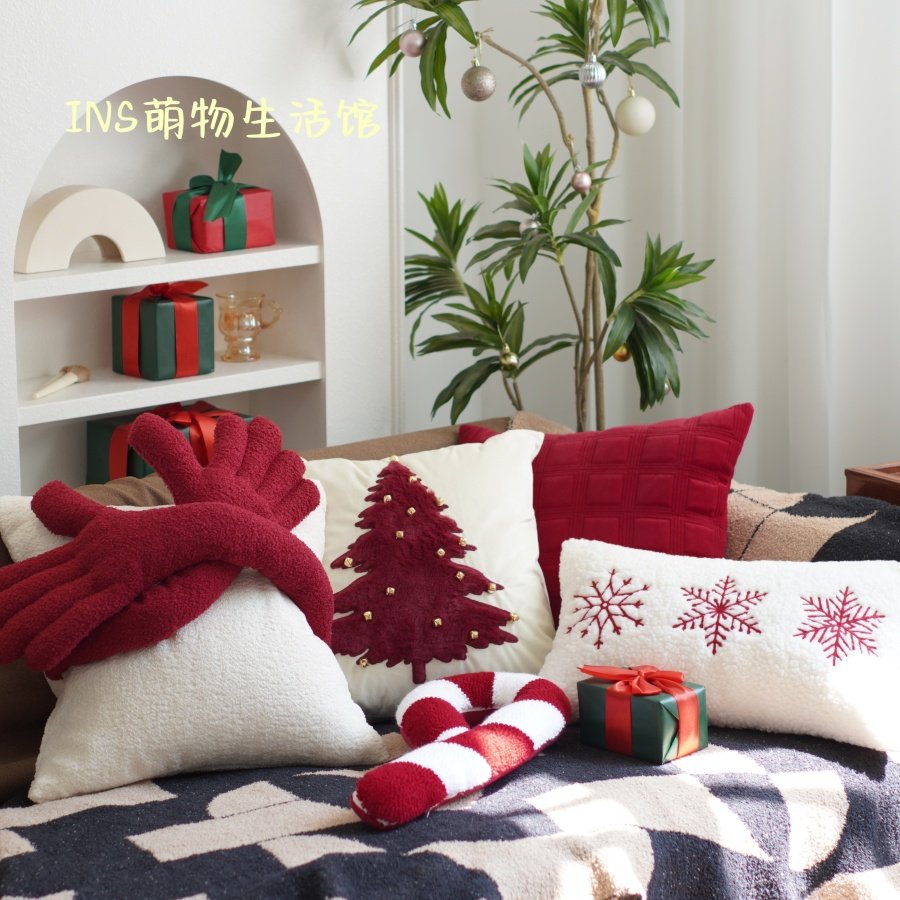 圣诞节抱枕红色装饰靠垫礼物沙发