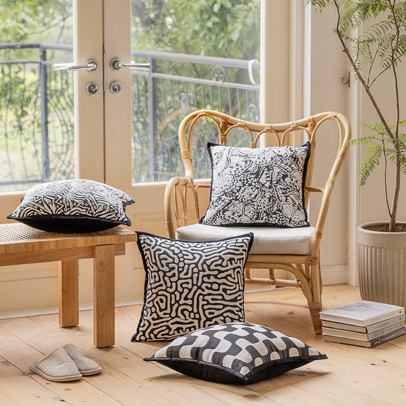 侘寂风现代轻奢黑白色艺术线条高端客厅沙发抱枕套靠枕样板间民宿