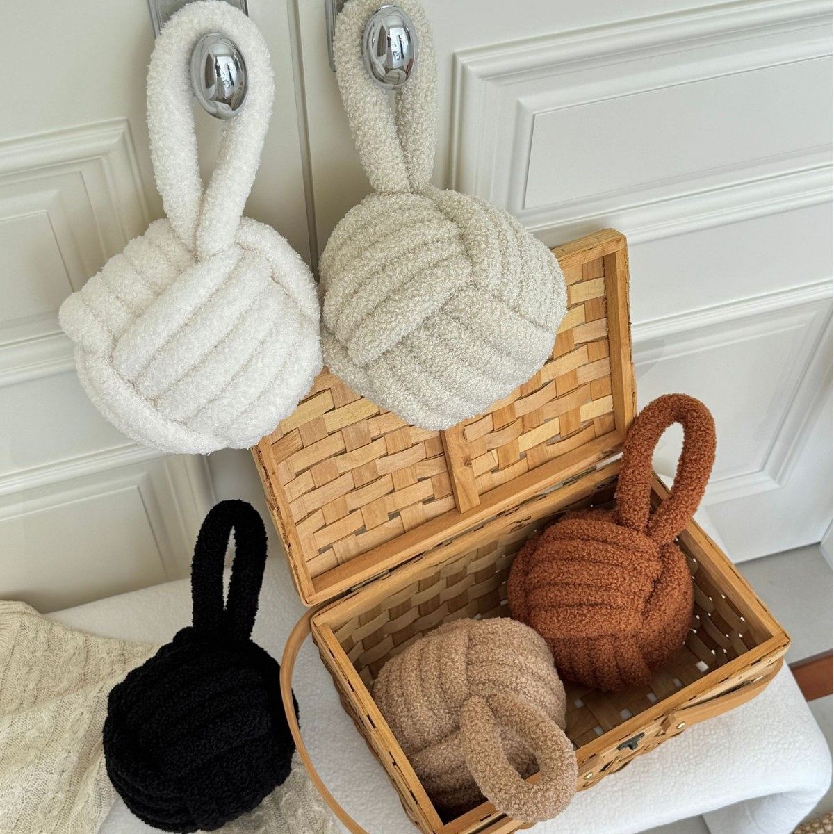 羊羔绒手工编织球型门挡防撞球免打孔静音打结球抱枕创意装饰摆件,家居饰品,创意门挡,淘宝优惠券,粉丝福利购,淘宝优惠卷