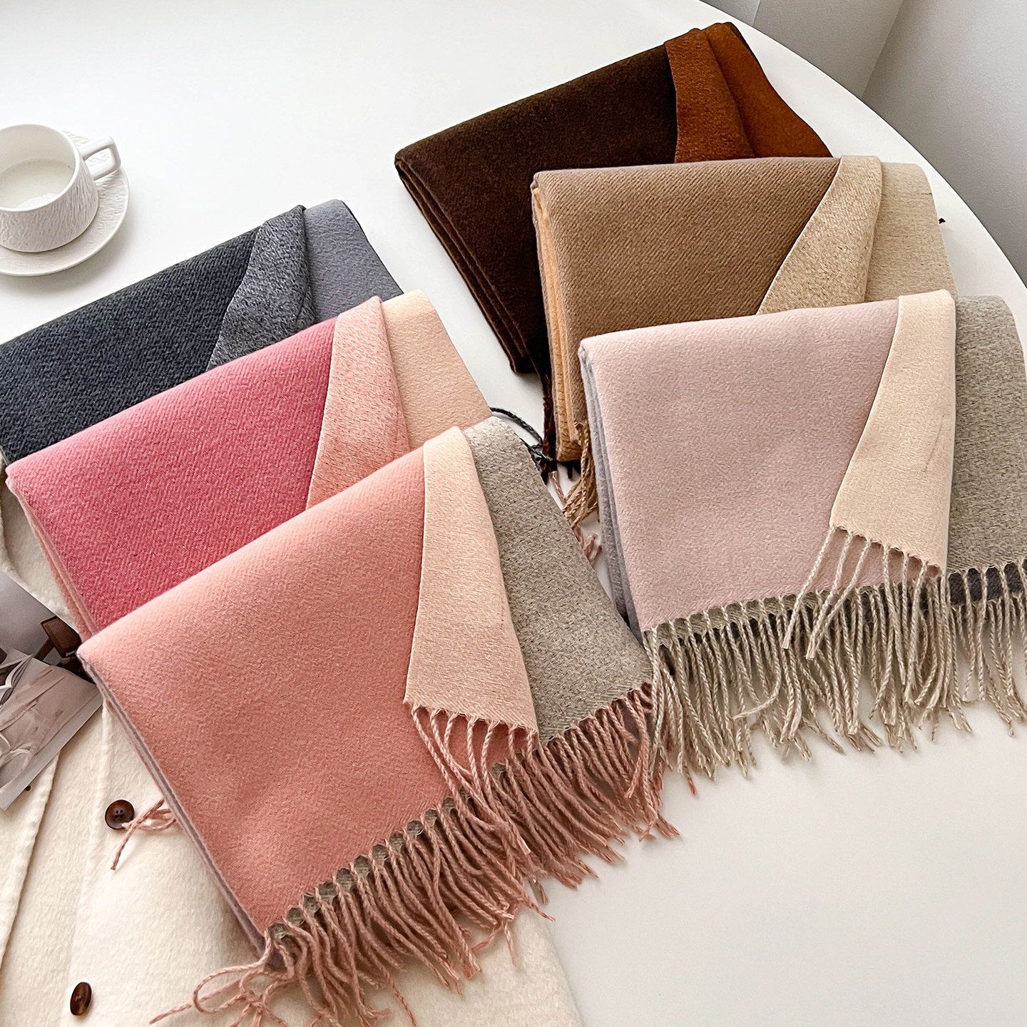 仿羊绒渐变色围巾女学生冬季双面高级感身护颈加厚围脖披肩配大衣