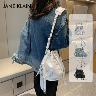 JANE KLAIN街头潮流水桶包机车铆钉抽绳单肩包甜酷小众少女包