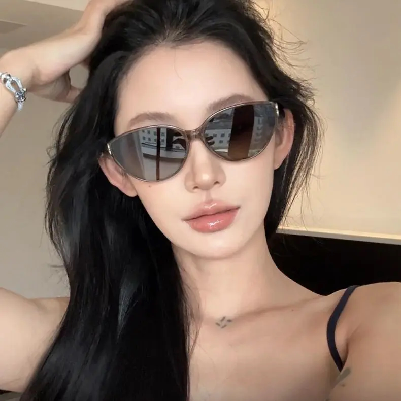 2026新款猫眼墨镜显脸小防紫外线户外网红时尚女款百搭太阳镜