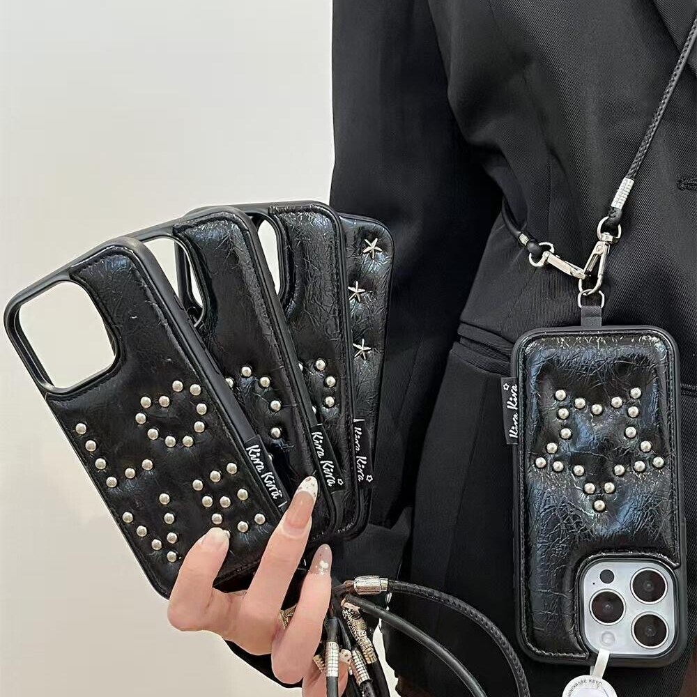 ins韩系高级感铆钉图边黑底贴皮适用iPhone16promax