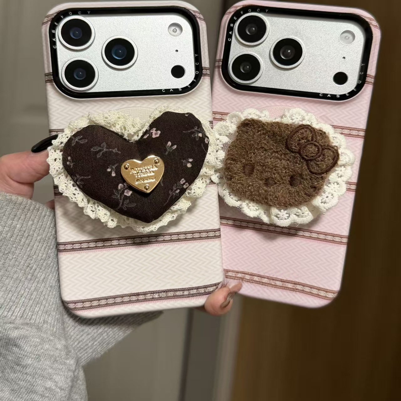 粉底古董白底复古条菲林支架适用iPhone17promax手机壳