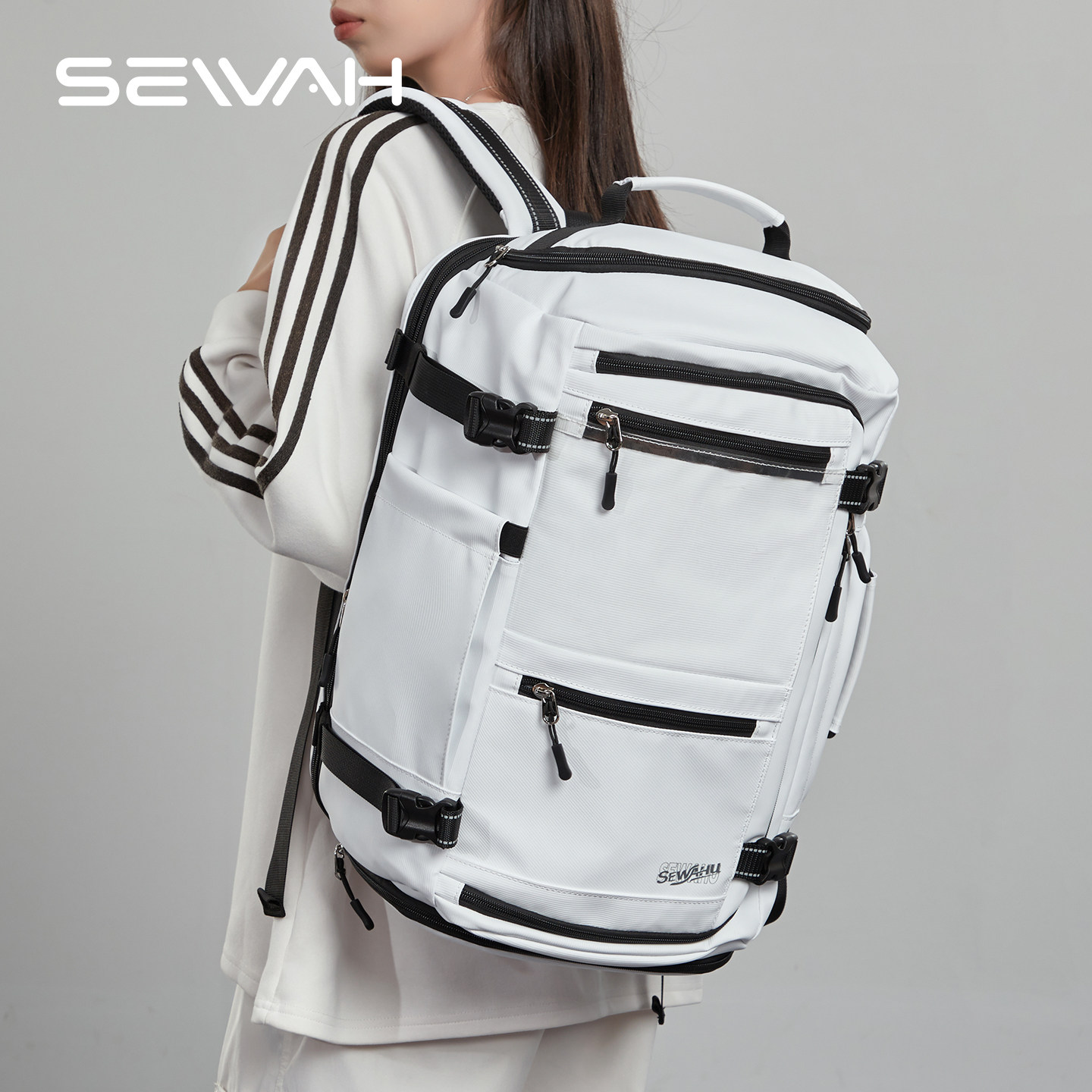 旅行大容量双肩包2025新款商务出差电脑背包耐用旅游轻便男女同款