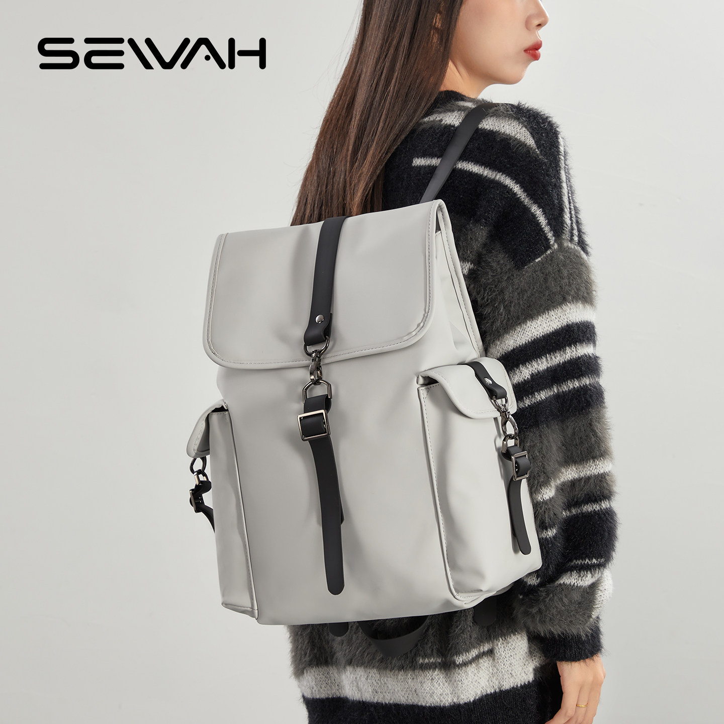 男女旅行防水双肩包2025新款休闲通勤背包14英寸电脑包大学生书包