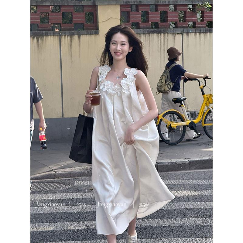 法国Bliboli Girl?白色立体花朵U领连衣裙女法式高级感气质长裙