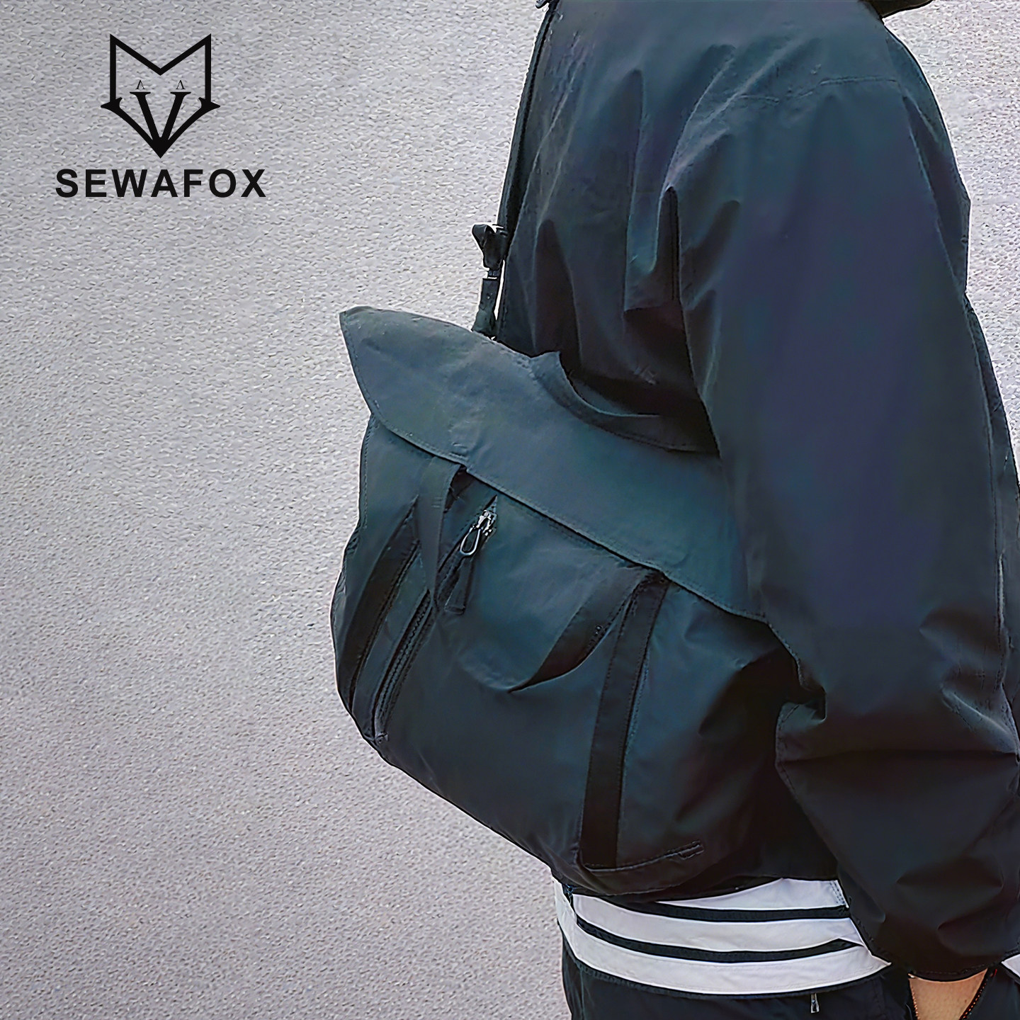 男士斜挎包户外防水大容量手提单肩包旅行轻便骑行通勤背包邮差包