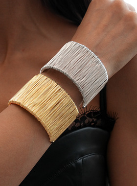 欧美缠绕线条开口手镯通勤手环女