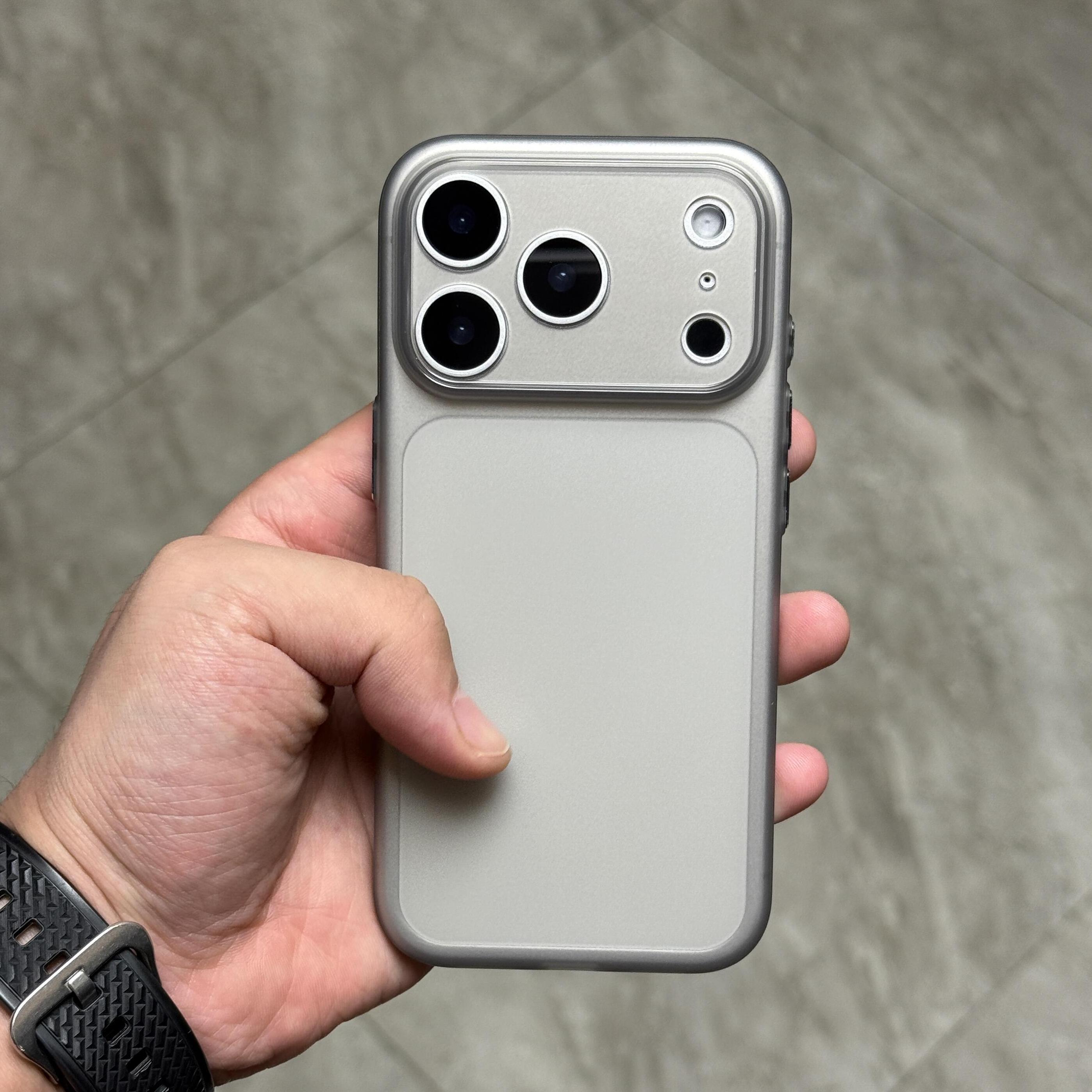 轻薄磨砂冰雾独立金属按键tpu适用苹果17promax手机壳air新款iphone16pro透明15高级感14plus全包13软12