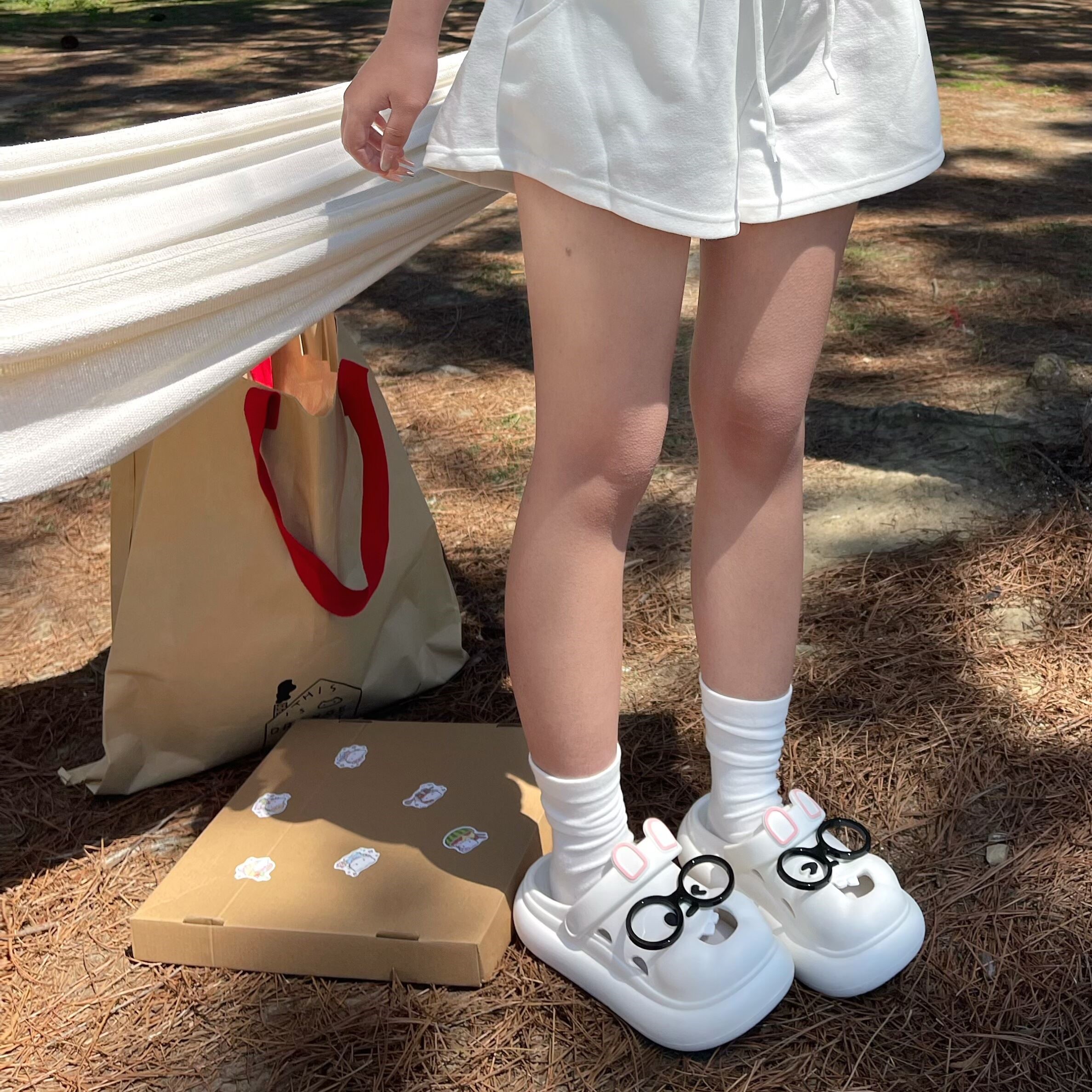 眼镜狗拖鞋2026新款女士夏季沙滩鞋可爱小狗凉鞋外穿包头洞洞鞋女