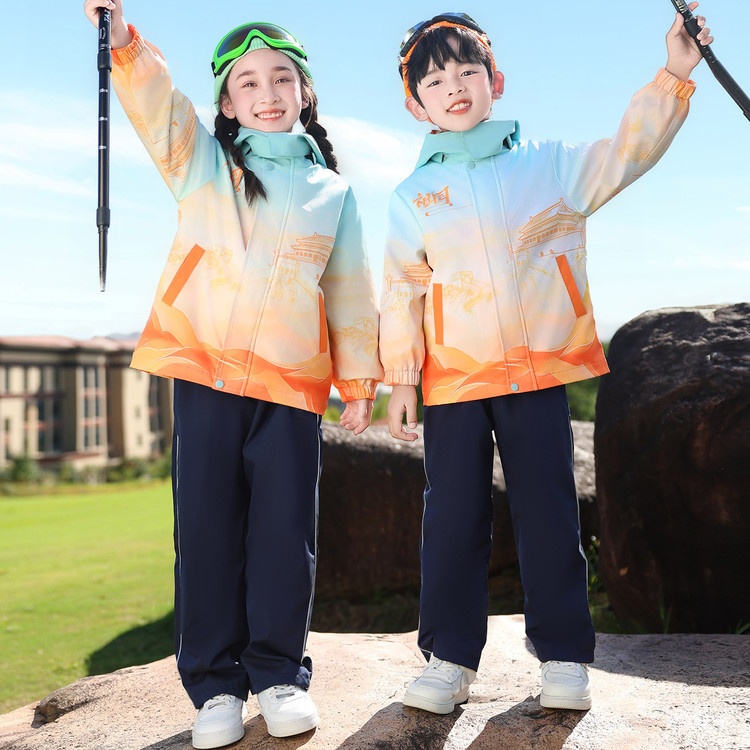 幼儿园园服秋冬装橙色冲锋衣运动会表演服2025新款班服小学生校服