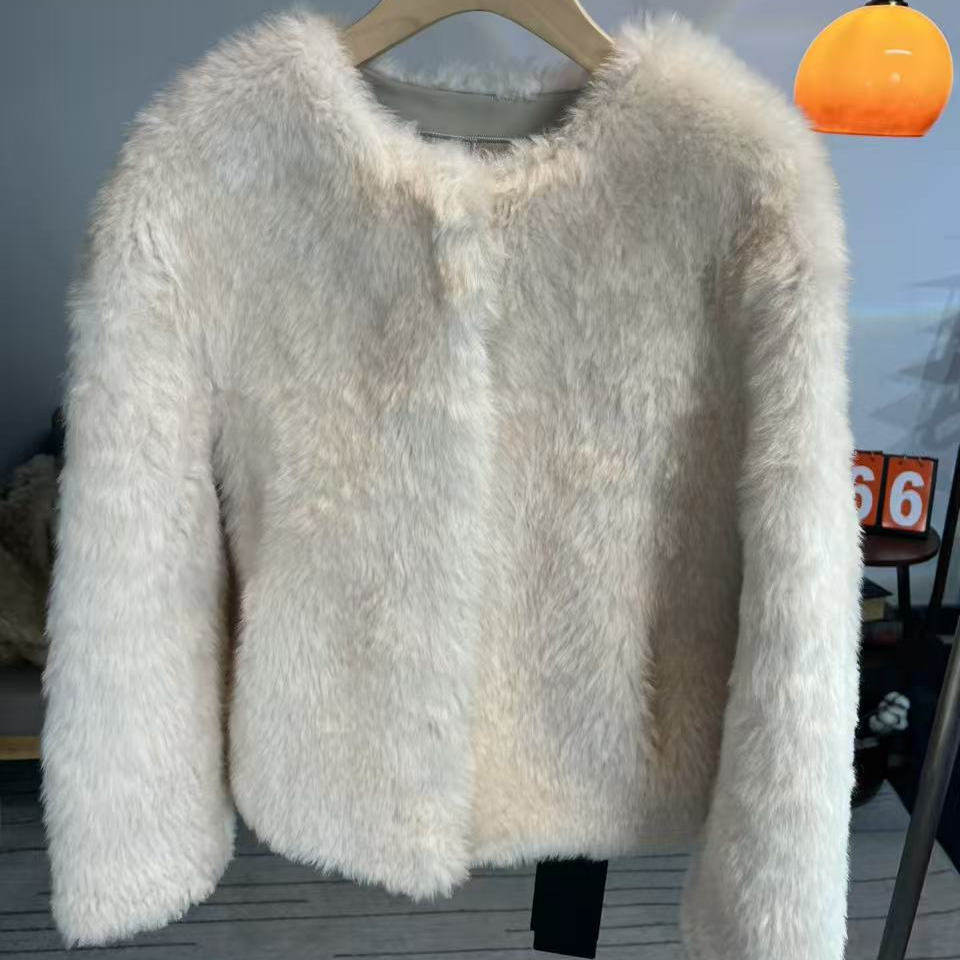 皮毛一体白色毛绒短外套女圆领百搭保暖皮草毛绒绒外套皮草