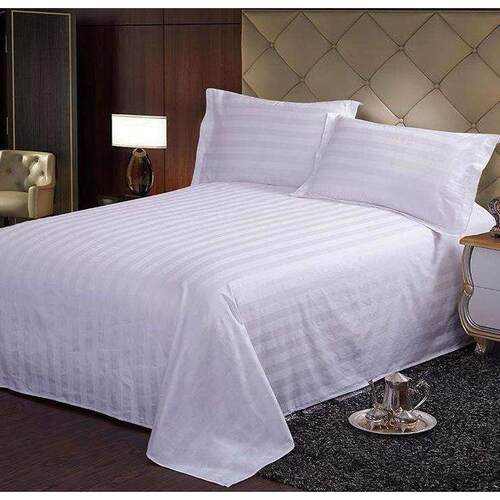 the hotel hotel uses the bedsheet to encrypt the pure white