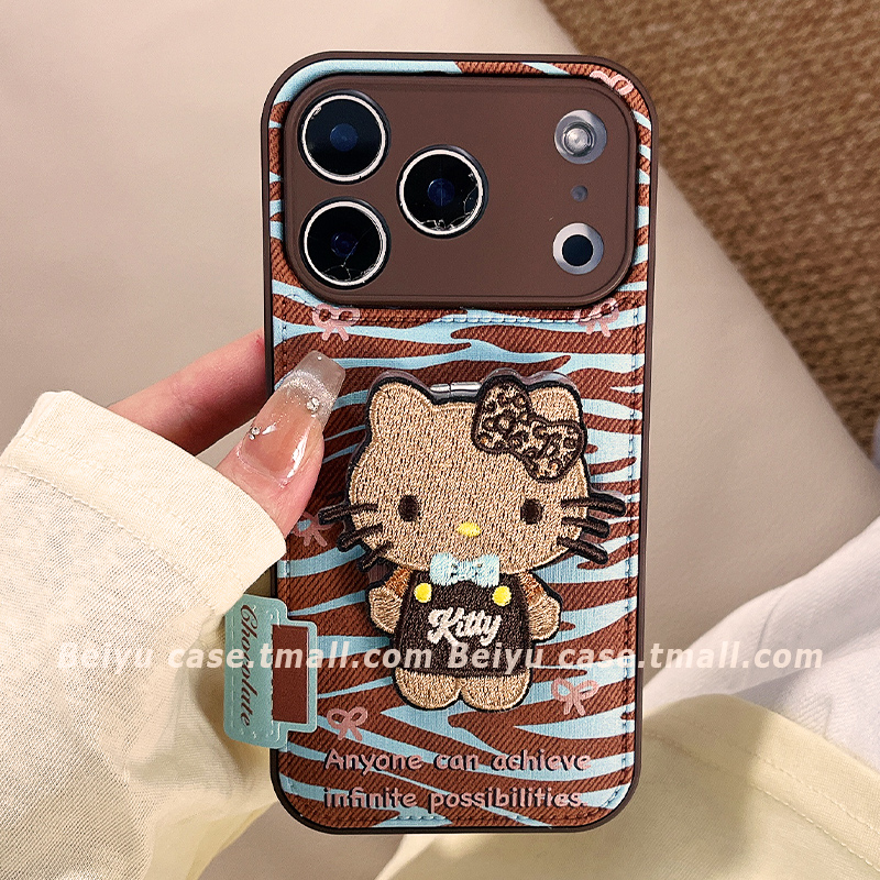 卡通蓝棕豹纹HelloKitty适用苹果17Promax手机壳iphone16pro新款15pro小众13带支架14pro硅胶17pro创意16全包