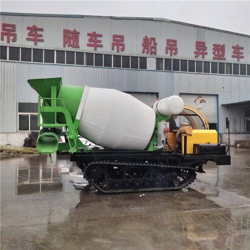 厂家直供特殊地形履带搅拌车混凝土短途运输履带罐车3方履带罐车