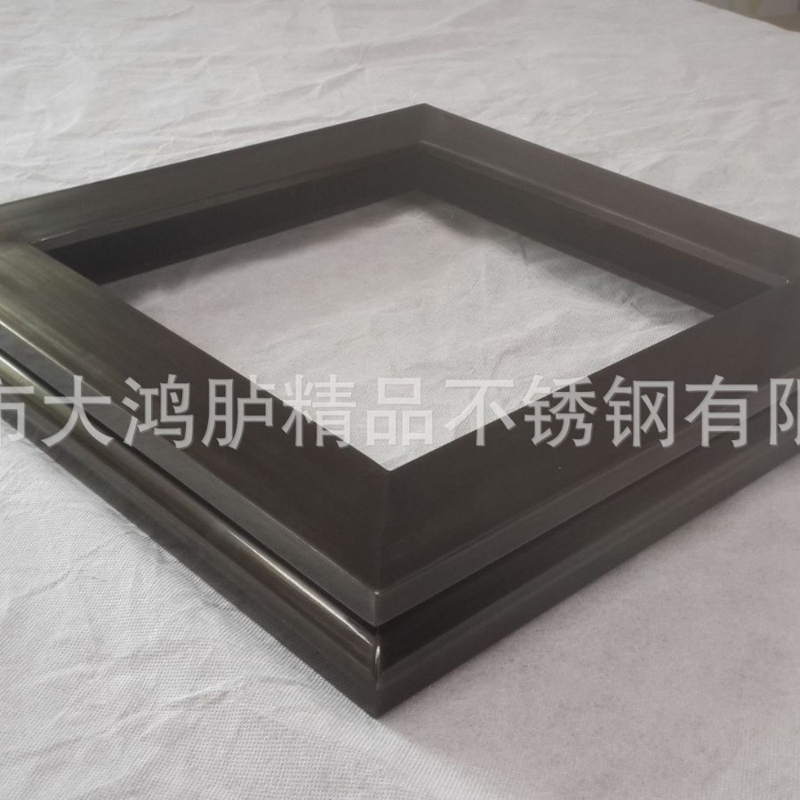 加工新现代展览馆正方形不锈钢青古铜拉丝挂墙油画广告画展示边框