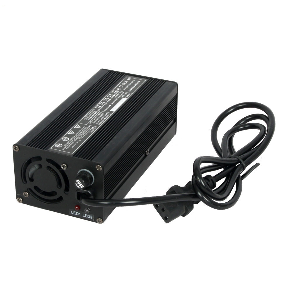 智能便携12V20A/24V10A/36V8A/48V5A电池充电器