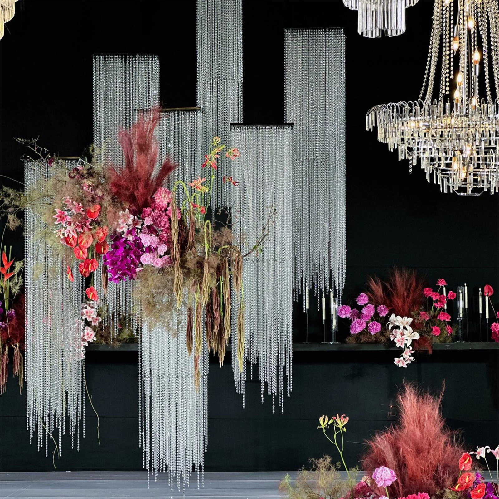 婚礼道具亚克力水晶珠帘装饰婚礼大厅舞台背景天花板飞碟罗西雨帘
