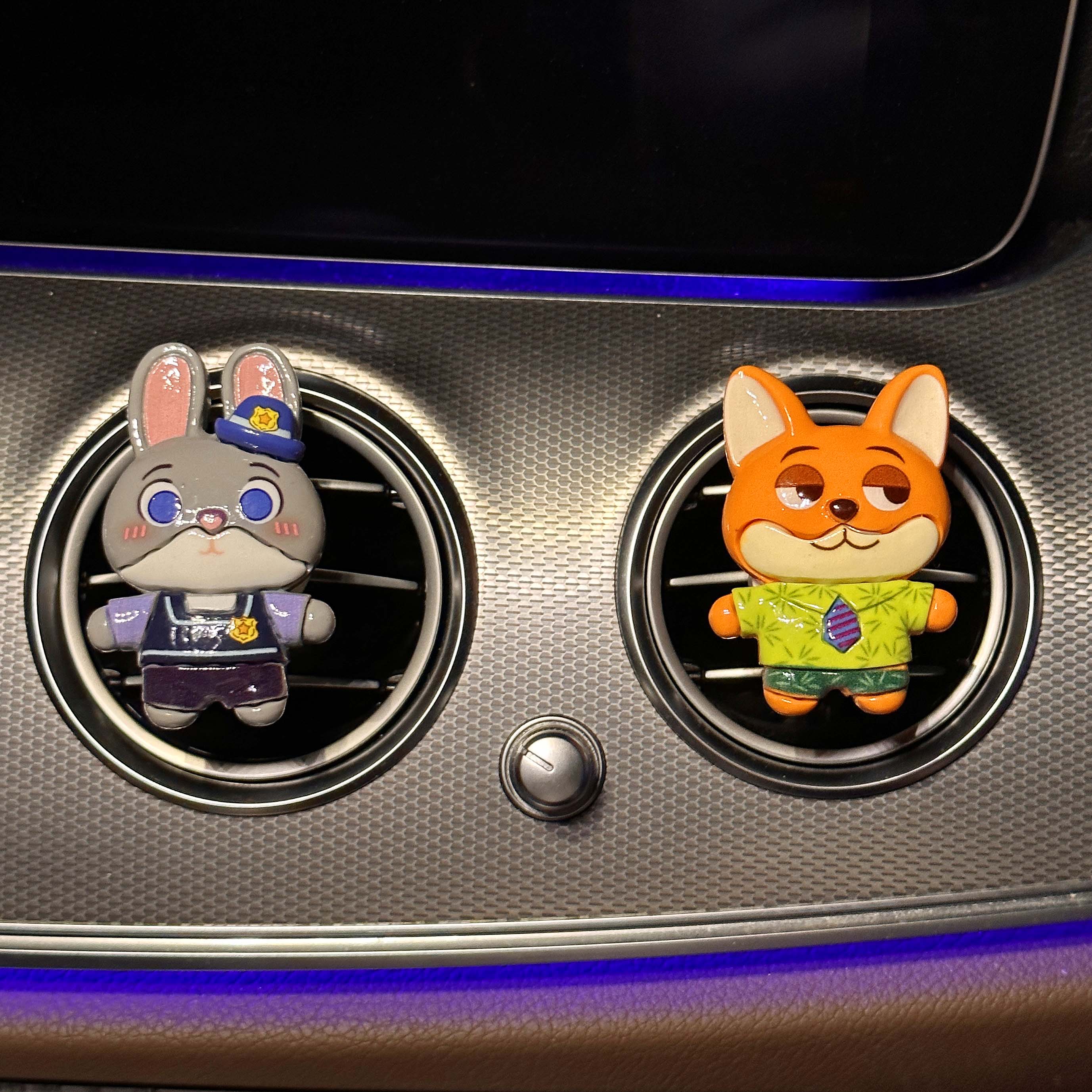 疯狂动物城车载香薰车内出风口汽车香水装饰品摆件持久留香除异味