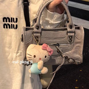 可爱中古Kitty毛绒挂件高级感kt猫公仔玩偶书包挂饰钥匙扣女礼物