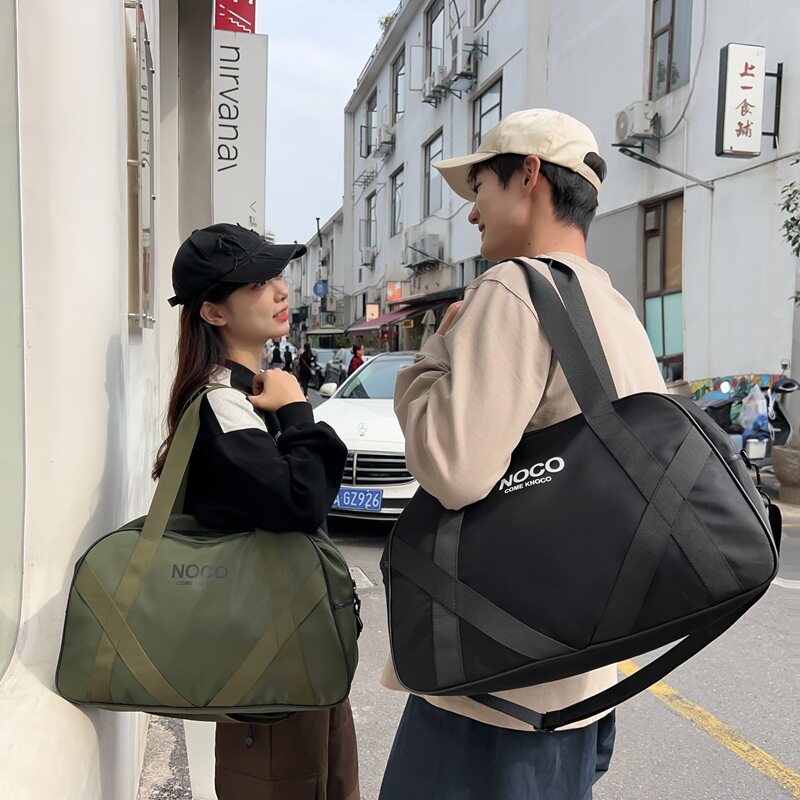 运动健身包2024春季新款时尚韩版单肩斜挎包女大容量户外旅行包男