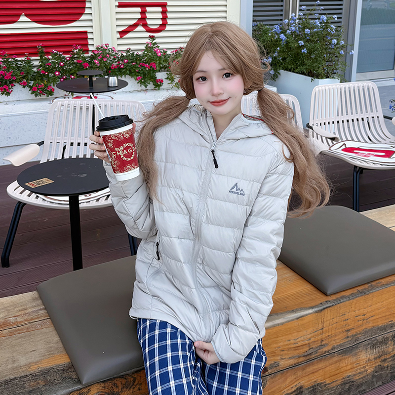 轻薄羽绒服女短款2025秋冬季新款白鸭绒连帽男女情同款侣排骨外套